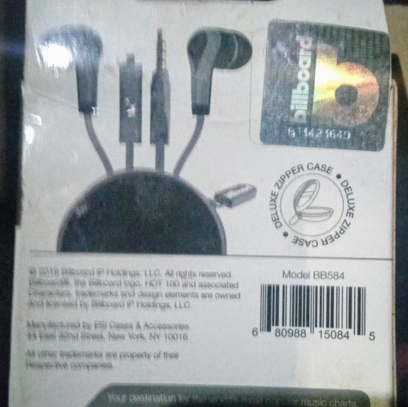 New Unopened Billboard Stereo Earbuds with Mic - Picture 2 of 3